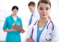 Dans le domaine médical, les femmes commencent à prendre du galon