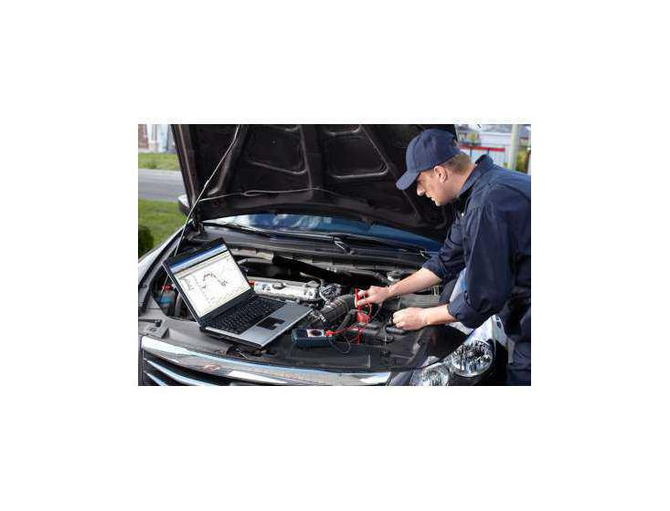 Les nouveaux métiers : les mécatroniciens d'automobiles